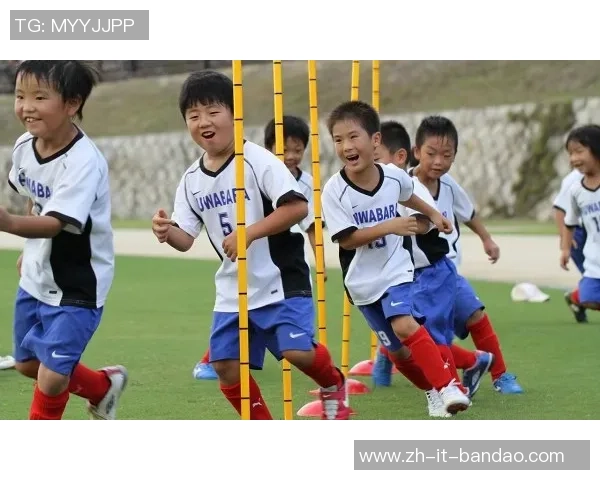 足球踢空了的背后故事揭示了运动员心理与技术训练的重要性